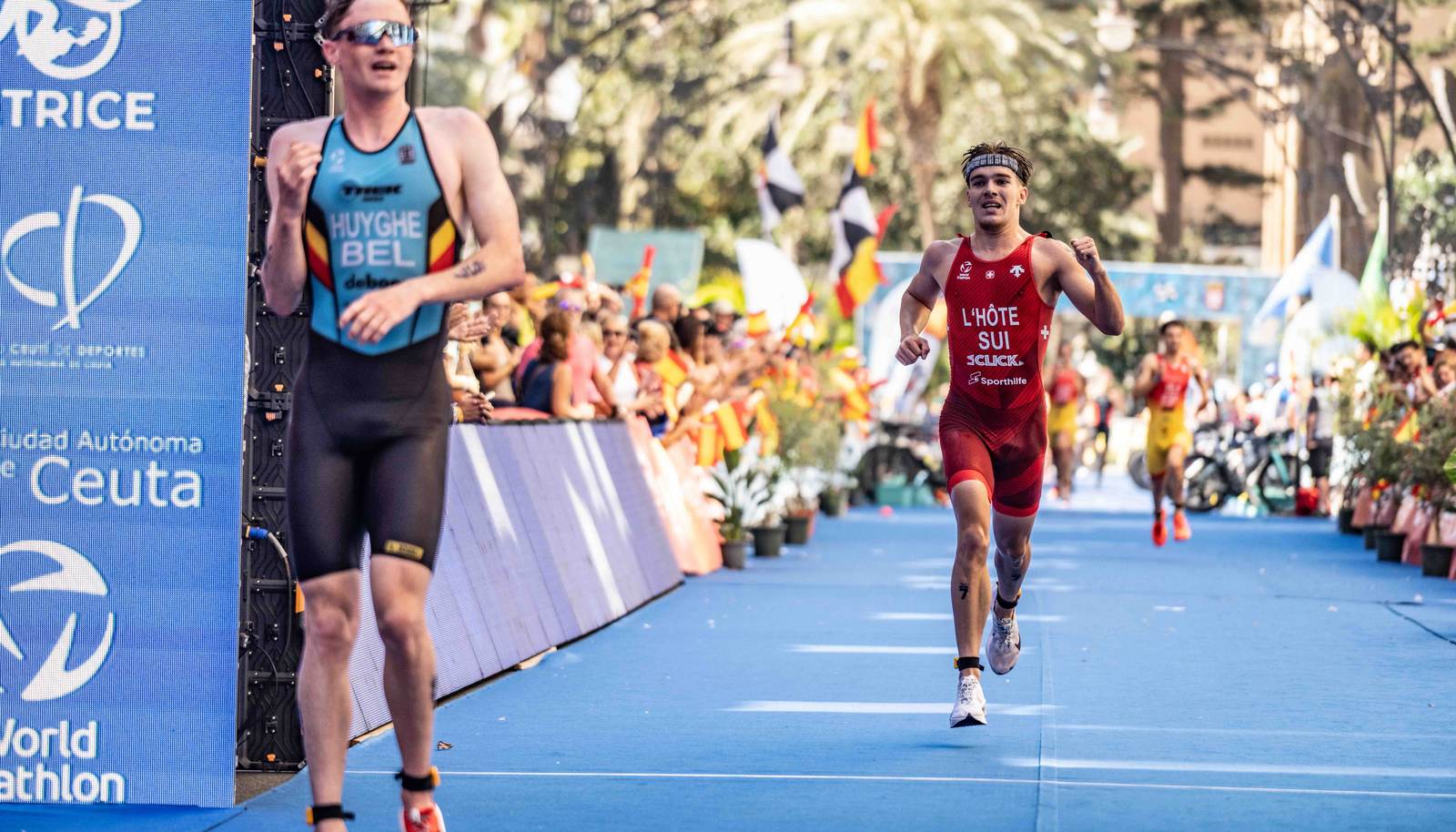Antoine L'Hôte im Zielsprint im Schweizer Trikot